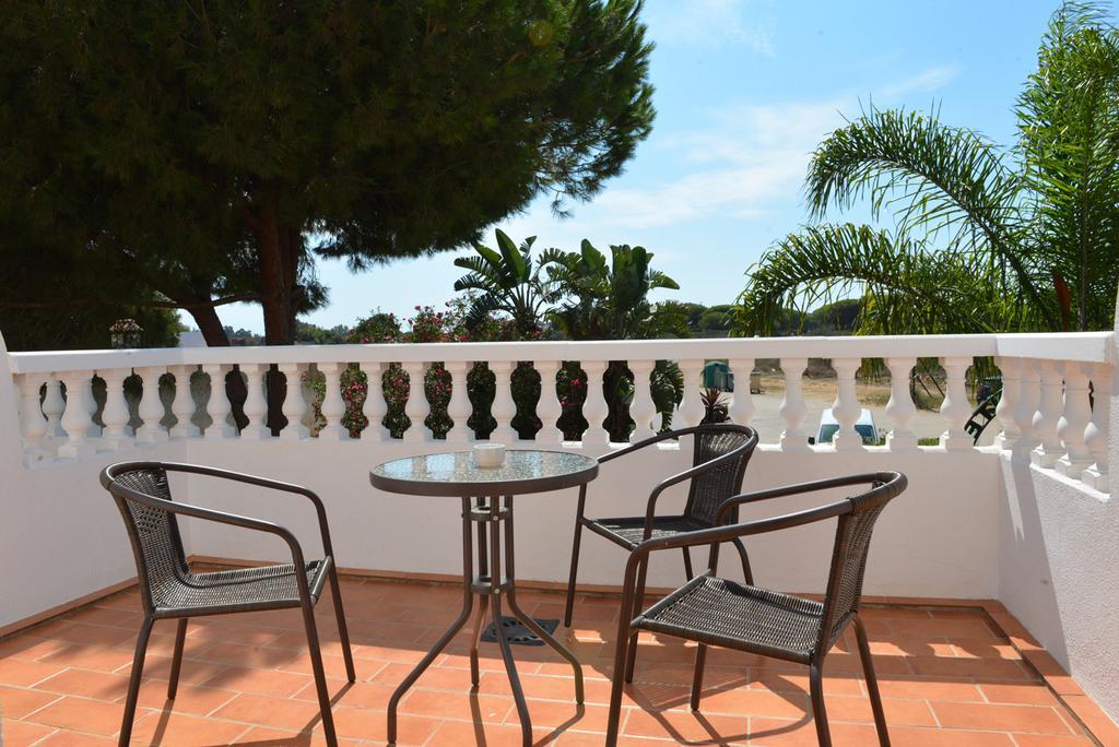 קוניל דה לה פרונטרה Hostal Cabo Roche מראה חיצוני תמונה