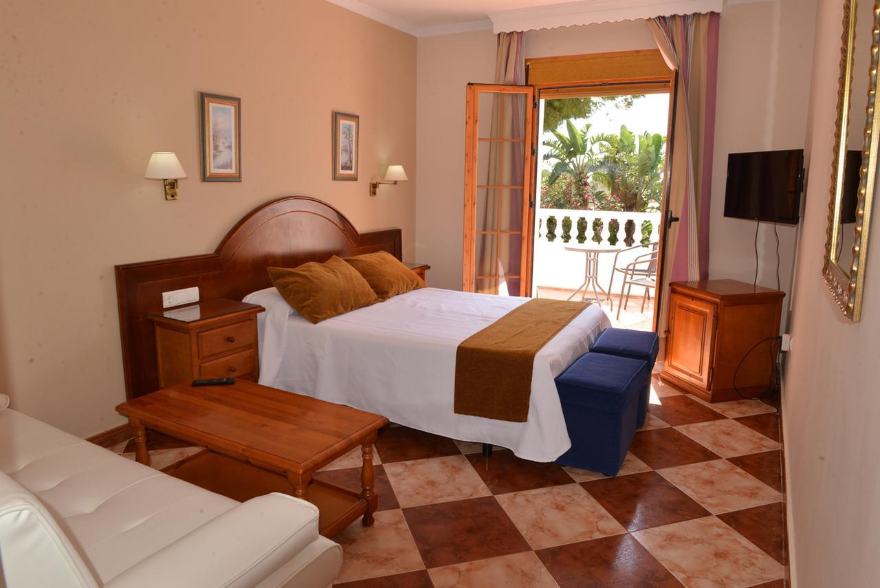קוניל דה לה פרונטרה Hostal Cabo Roche מראה חיצוני תמונה
